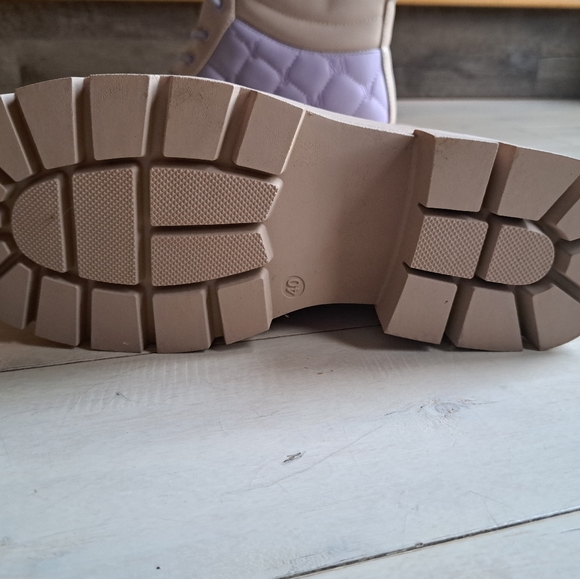 Friella Quilted Lace-Up Boot - New w/t box - Picture 7 of 11